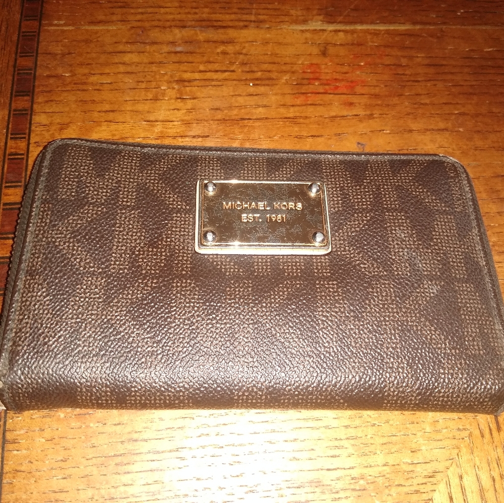 Wallet, Michael Kors.
